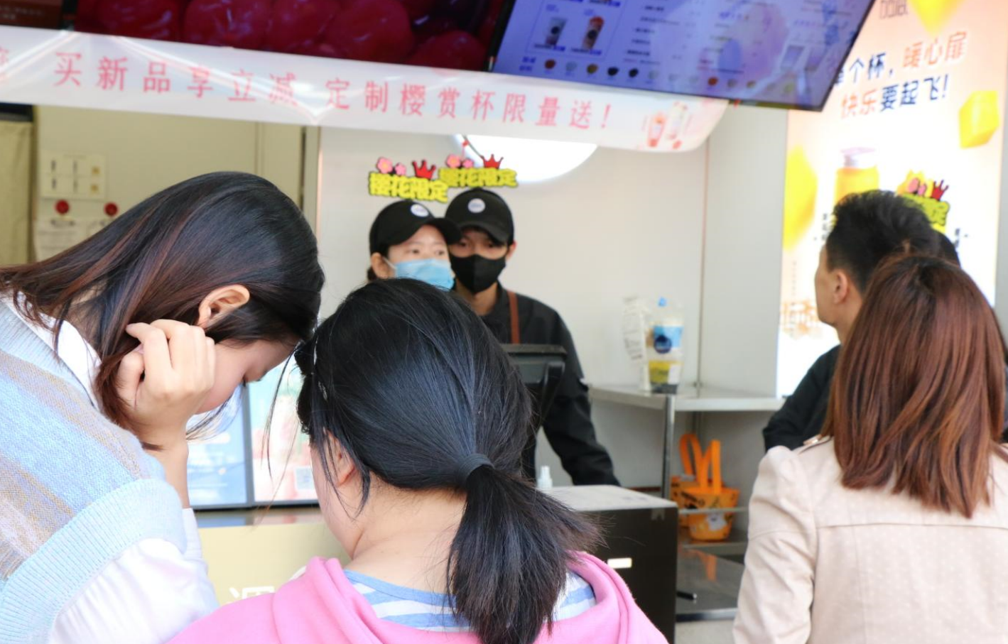 乐博体育奶茶：一家奶茶店的发展需要重点关注哪两个问题